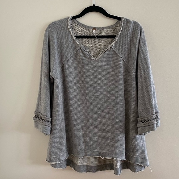 Free People Flowy Quarter-Length Top - Picture 1 of 5